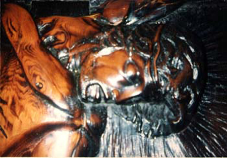 carving_crucifixian_thorns